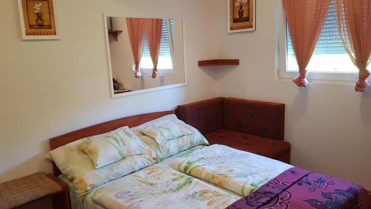 Meszoely Vendeghaz Hotel Siofok Exterior photo