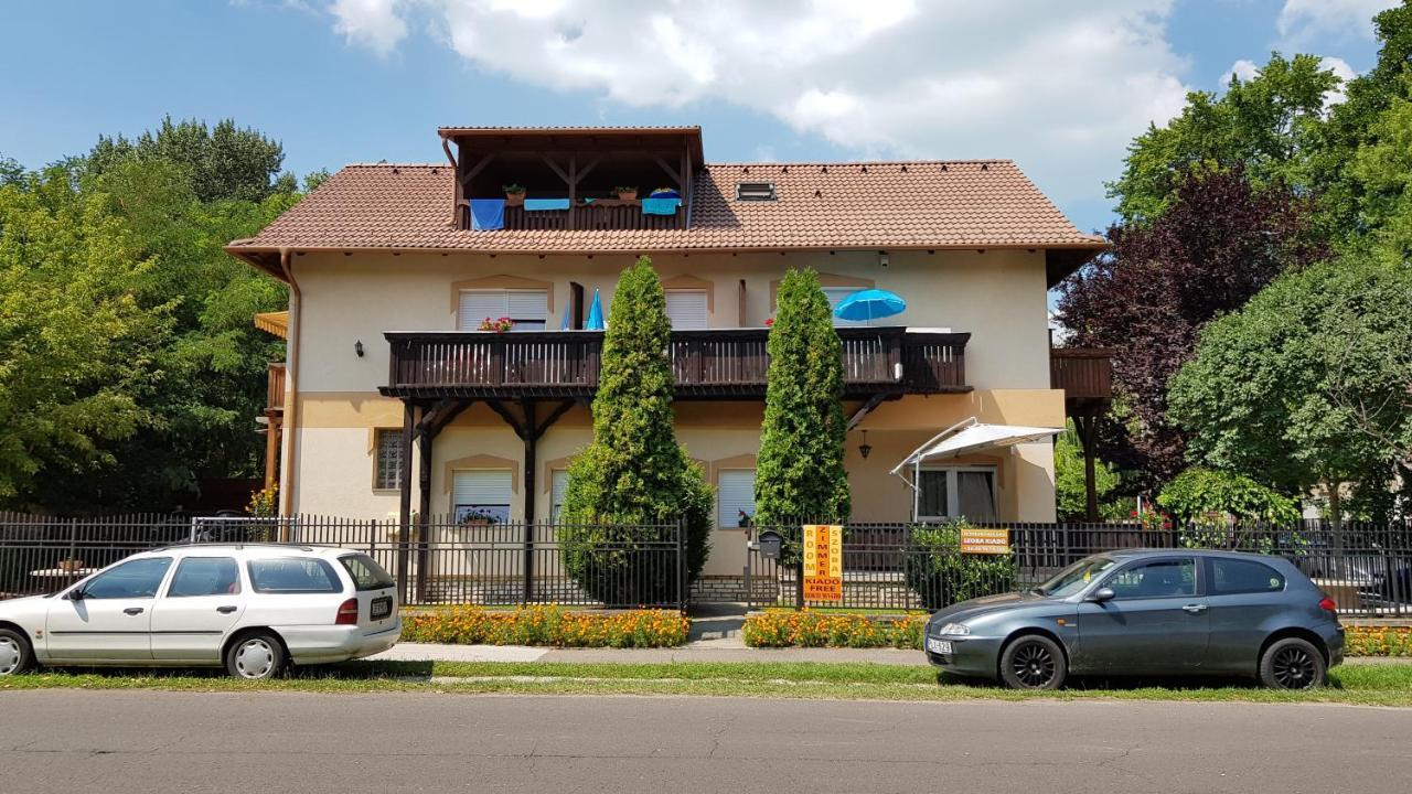 Meszoely Vendeghaz Hotel Siofok Exterior photo